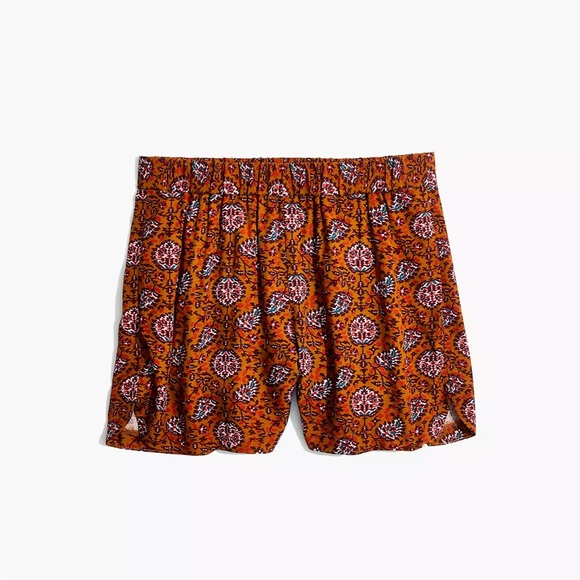 Drapey Pull-On Shorts in Warm Paisley - Picture 4 of 10